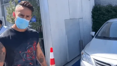 Jorge Valdivia saliendo de clínica Meds