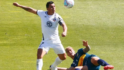 Esteban Paredes no será operado