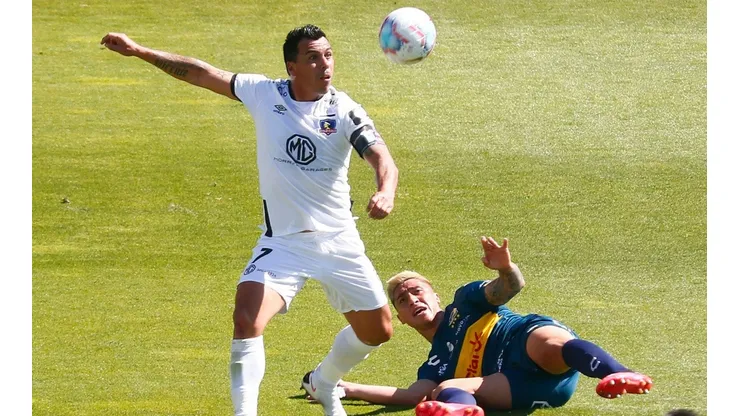 Esteban Paredes no será operado
