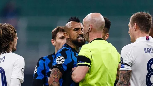 Arturo Vidal tuvo un fuerte cruce de palabras con el juez