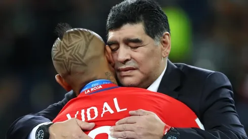 Arturo Vidal le dedicó lindas palabras a la partida de Maradona.