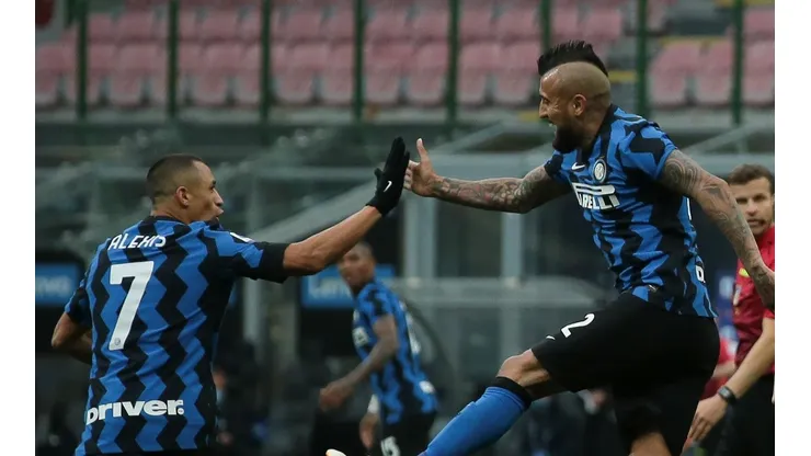 Alexis y Vidal celebran el gol primer gol del Inter de Milán sobre Torino.