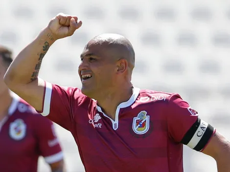 Suazo anota su gol 100 en Primera en su reencuentro con Sierra