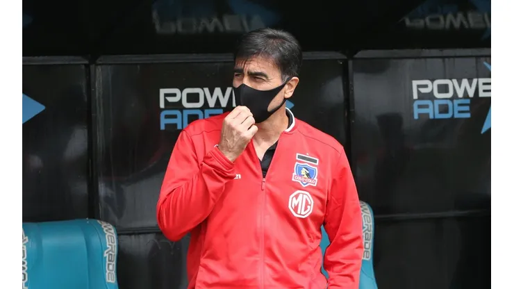 Gustavo Quinteros no podrá dirigir ante Audax Italiano.