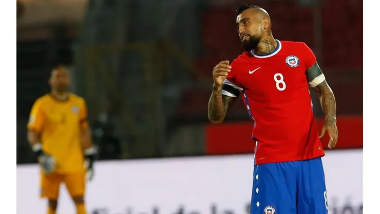 Claudio Bravo - Arturo Vidal - Chile vs Perú | Foto: Agencia Uno