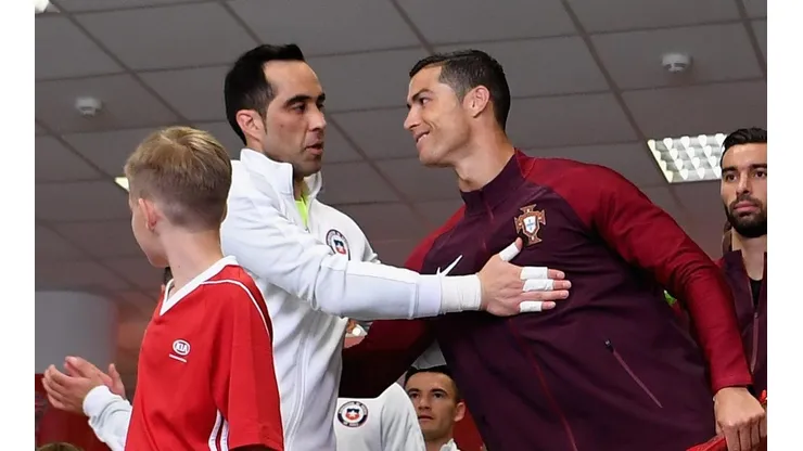 Claudio Bravo dejó con las ganas a CR7 en la semifinal de esa Copa Confederaciones.