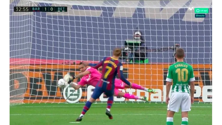 Claudio Bravo es titular en el Betis.