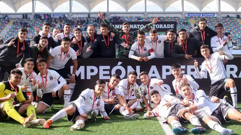 Pocos jugadores del fútbol joven de Colo Colo logran mantenerse en el primer equipo.