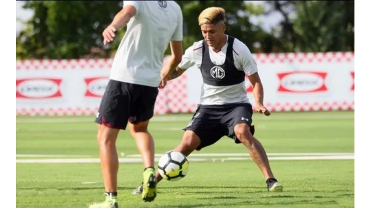 El fugaz paso de Juan Carlos Gaete por Colo Colo suma un nuevo problema.