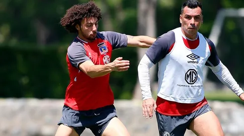 Falcón marcando a Esteban Paredes en el último entrenamiento.