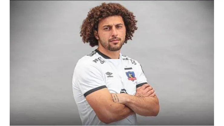 Falcón fue presentado en Colo Colo.