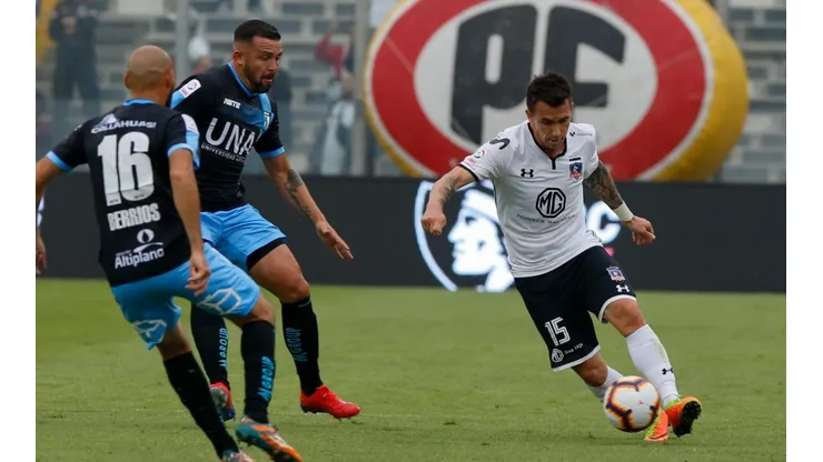 Colo Colo recibe a Deportes Iquique.