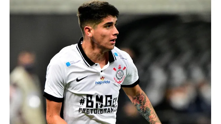 Colo Colo busca el préstamo de Araos.
