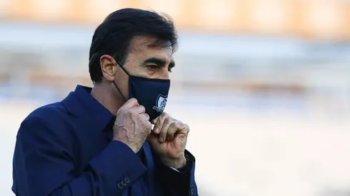 Gustavo Quinteros busca su primera victoria al mando de Colo Colo.