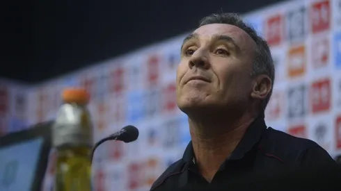 Marcelo Espina debe comenzar a buscar refuerzos para la segunda rueda en Colo Colo.