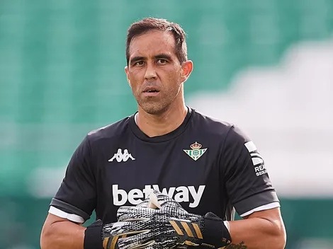 Claudio Bravo supera su lesión y vuelve a las prácticas del Betis
