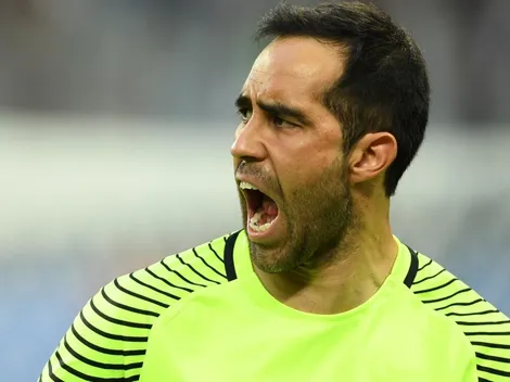 Bravo se enfurece y lanza una foto con la clara mano de Uruguay