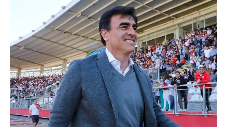 Gustavo Quinteros se vino manejando desde Argentina para dirigir a Colo Colo.