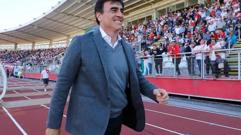 Gustavo Quinteros viaja a Chile en auto