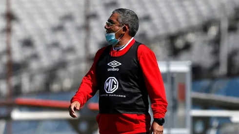 Gualberto Jara se va dejando a Colo Colo en el penúltimo lugar.