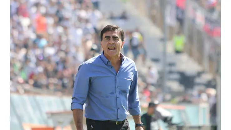 Quinteros debutará en la banca alba ante Coquimbo Unido.