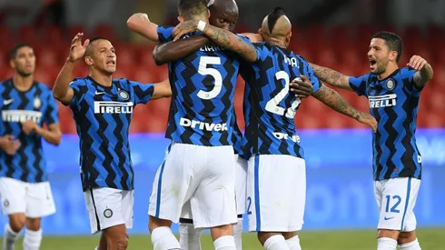 Vidal y Sánchez debutaron en la titularidad con el Inter en esta temporada.