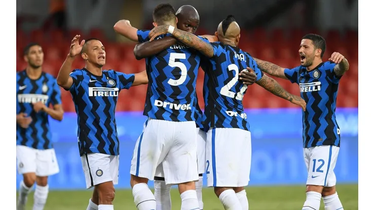 Vidal y Sánchez debutaron en la titularidad con el Inter en esta temporada.
