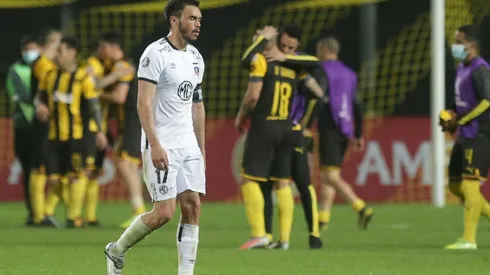 Colo Colo puso en peligro sus opciones de seguir vivo en la Libertadores.