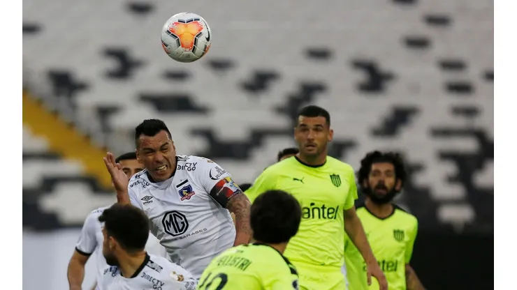Peñarol llega con un crisis similar a la de Colo Colo.