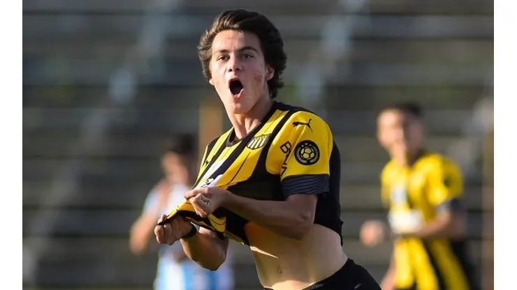 Facundo Pellistri jugará su último partido con Peñarol ante el Cacique.