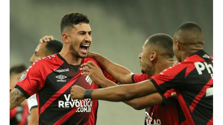 Paranaense lo gana por 2 a 0 antes del cuarto de hora en Brasil.