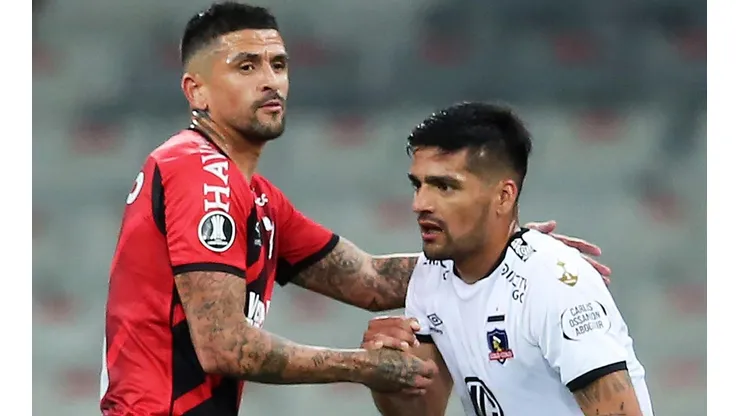 Colo Colo quedó en la historia gracias a sus dos autogoles ante Paranaense.