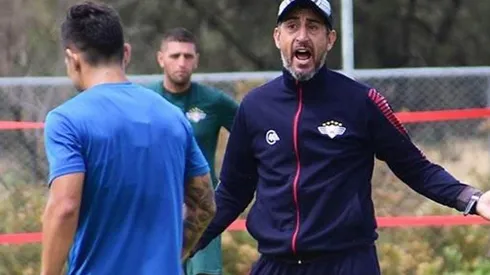 Técnico de Wilstermann enojado con los árbitros chilenos