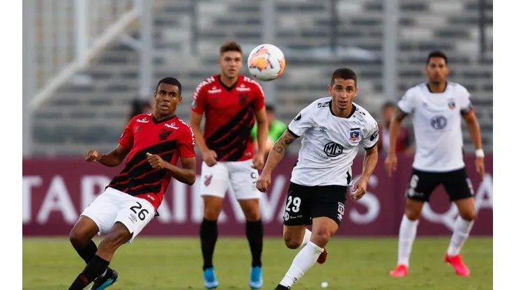 Colo Colo volverá a verse las caras con el Furacao por Copa Libertadores.