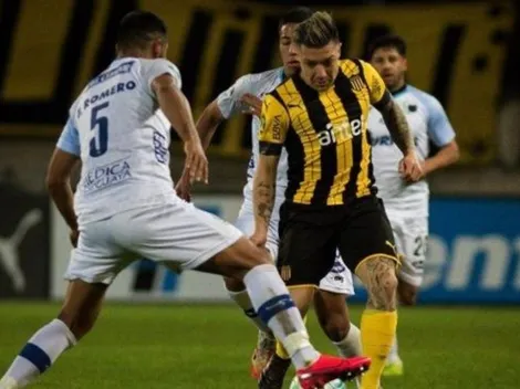 Christian Bravo le advierte a sus compañeros de Paredes