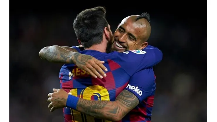 El formado en Colo Colo vistió por dos años la camiseta del Barcelona.