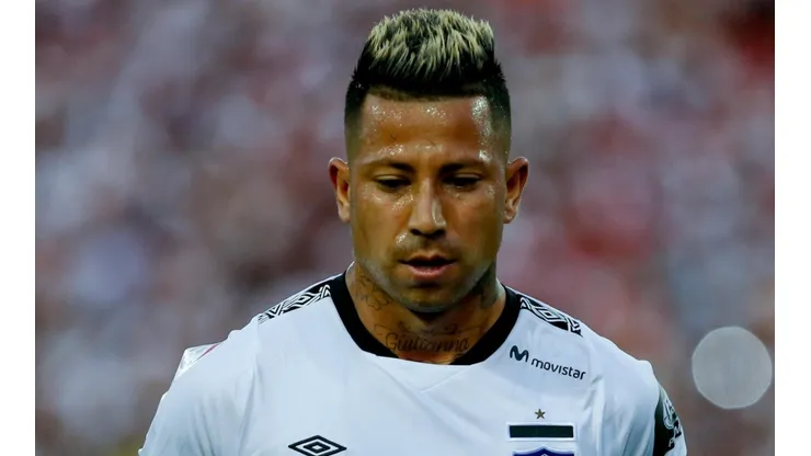 Leonardo Valencia está en el ojo del huracán con esta situación.