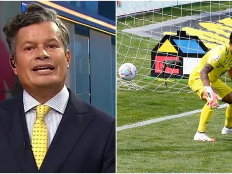 Felipe Bianchi barre con Brayan Cortés tras su rendimiento ante la U