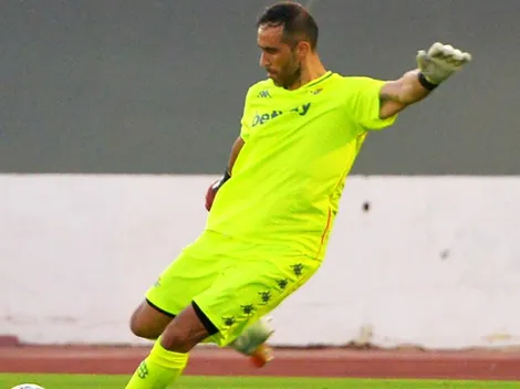 Claudio Bravo fue titular y recibió su primer gol en la victoria del Betis