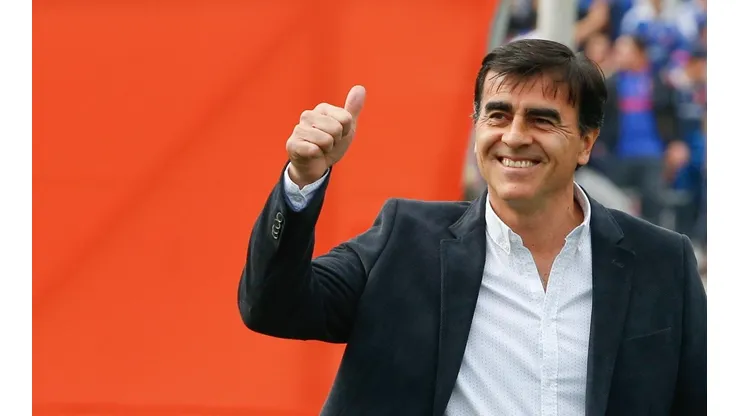Quinteros podría adelantar su llegada a Colo Colo