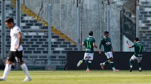 Wanderers festeja ante la desazón de los jugadores albos