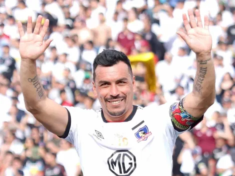 Esteban Paredes en Colo Colo hasta junio del 2021