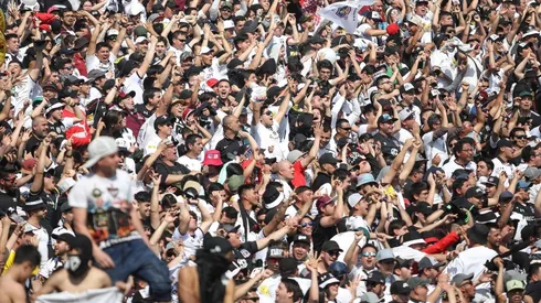 Camisetas, banderas o lienzos en las ventanas o balcones, esta será la forma para vivir el regreso del fútbol en nuestro país.