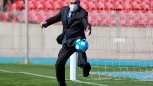 Piñera no mostró grandes dotes de arquero.