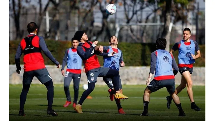Colo Colo no pudo jugar amistosos de cara a la vuelta del fútbol