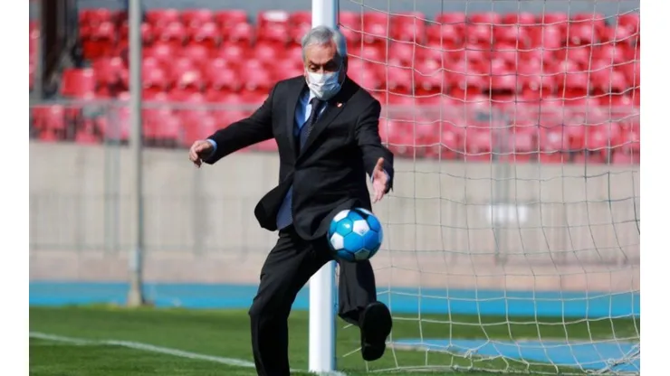 Sebastián Piñera no pudo hacer mucho como arquero