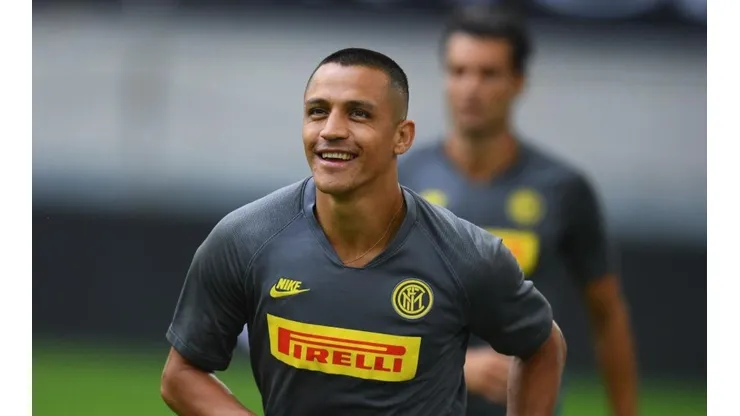 Alexis sonríe y podrá ser considerado para la gran final de la Europa League
