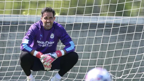 Dedican sentidos mensajes en su despedida de Manchester City