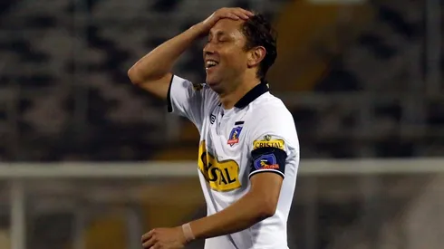 Luis Mena se la pasó a Matías Fernández en campo propio