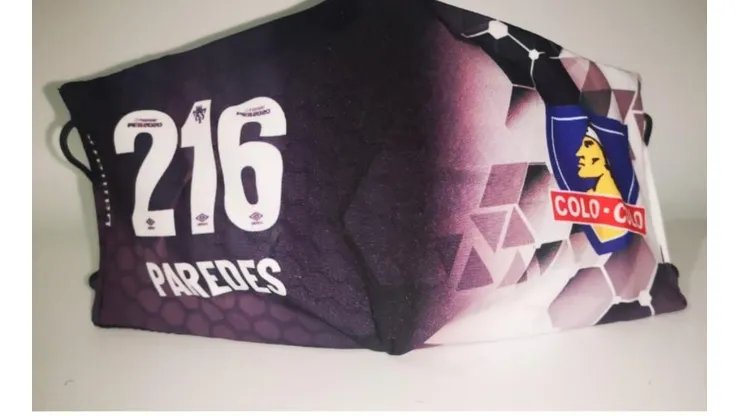 La mascarilla que le hicieron a Esteban Paredes conmemora sus 216 goles en Primera